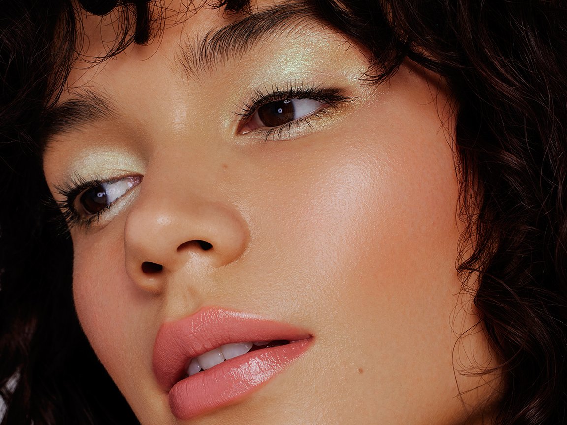 Hero Image of a lady for Shop All, Full Face Make Up