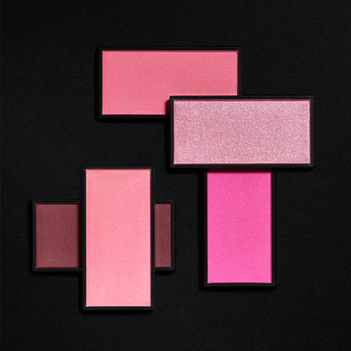 SE POMPONNER - BRIGHT PINK - matte finish powder blush in bright pink shade