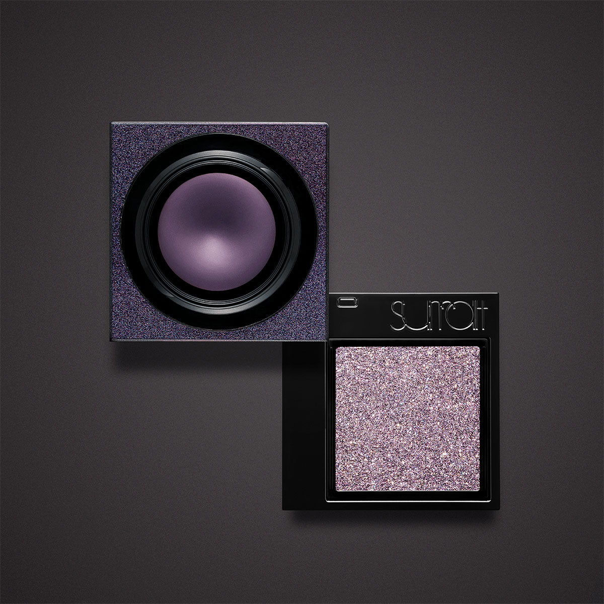 GLAMOUR EYES - ROYAL PLUM CREAM WITH BRILLIANT BLUE-VIOLET SHADOW - Water-resistant, matte cream shadow in royal plum with blue-violet duochrome powder