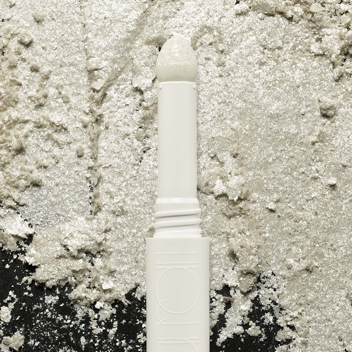 PERLE - White and Scintillating Sparkle - dual-ended eye baton with clarifying waterline liner in white and corresponding shimmering powder product shot