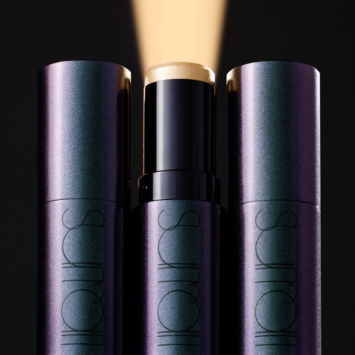 D OR - luminous warm gold cream highlighter